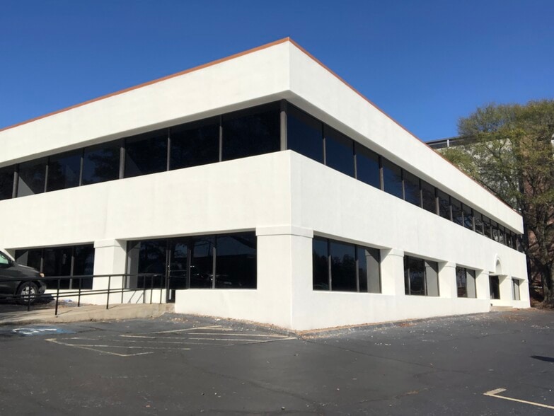 2707 Buford Hwy, Atlanta, GA à vendre - Photo du bâtiment - Image 3 de 40