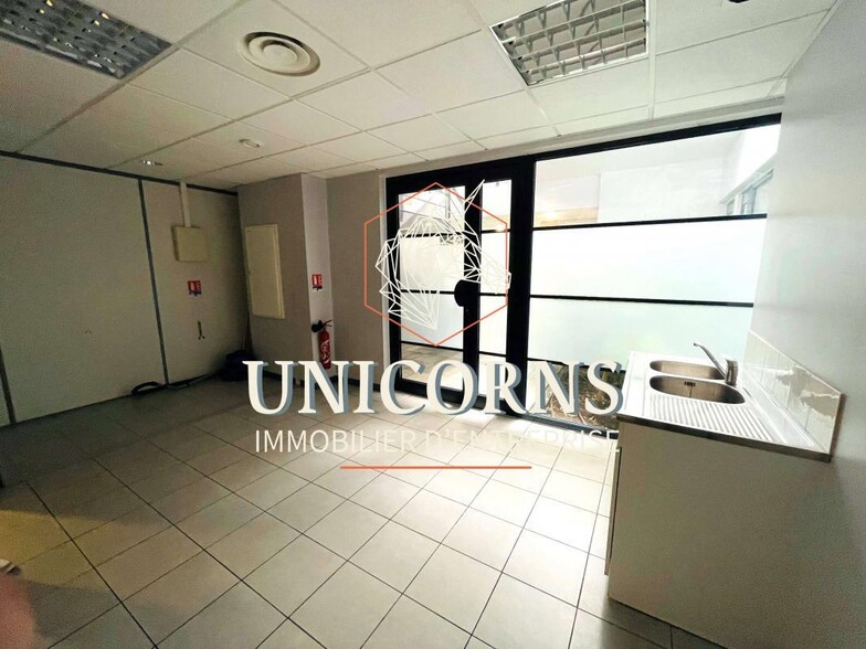 6 Rue De Cabanis, L'Union for lease - Building Photo - Image 3 of 6