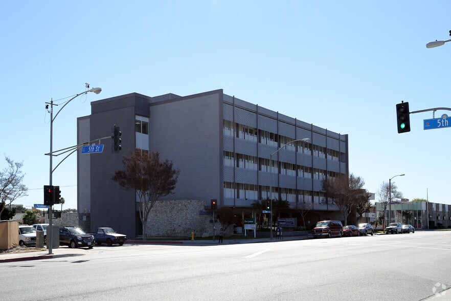 10800 Paramount Blvd, Downey, CA à louer - Photo du bâtiment - Image 3 de 11