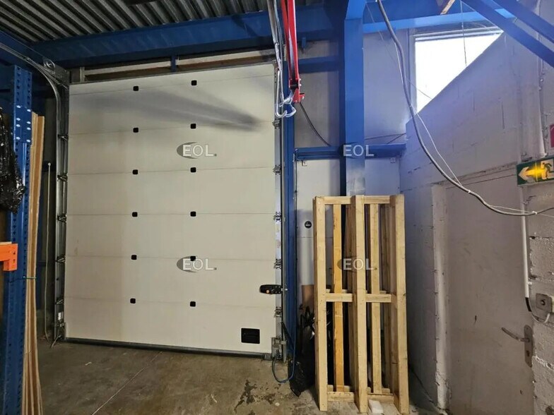 Flex dans Vitry-sur-Seine à louer - Photo du bâtiment - Image 2 de 10