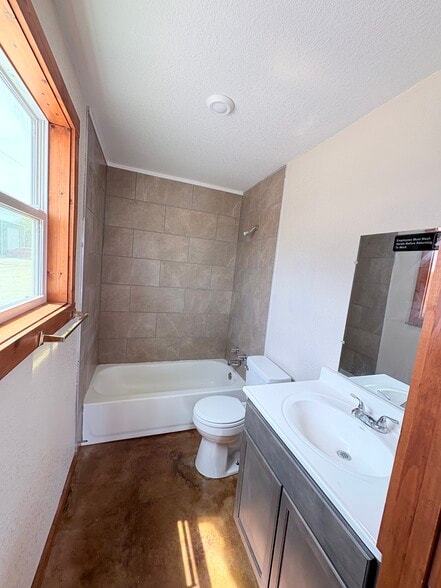 3980 Old Lorena Rd, Lorena, TX for lease - Interior Photo - Image 2 of 9