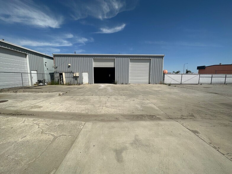 6615 Rosedale Highway, Bakersfield, CA à louer - Photo du bâtiment - Image 2 de 3