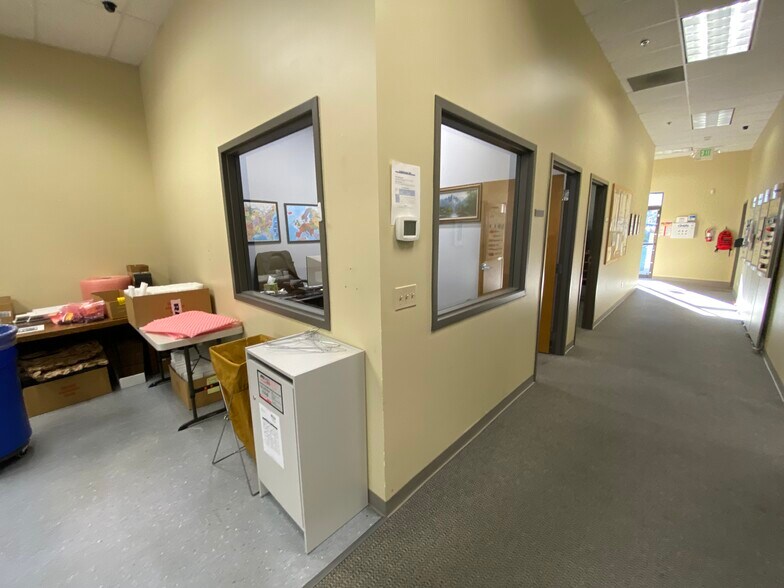 18023 Highway 99, Lynnwood, WA à louer - Photo du bâtiment - Image 3 de 14