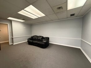 2424 W Manatee Ave, Bradenton, FL for lease Interior Photo- Image 1 of 3