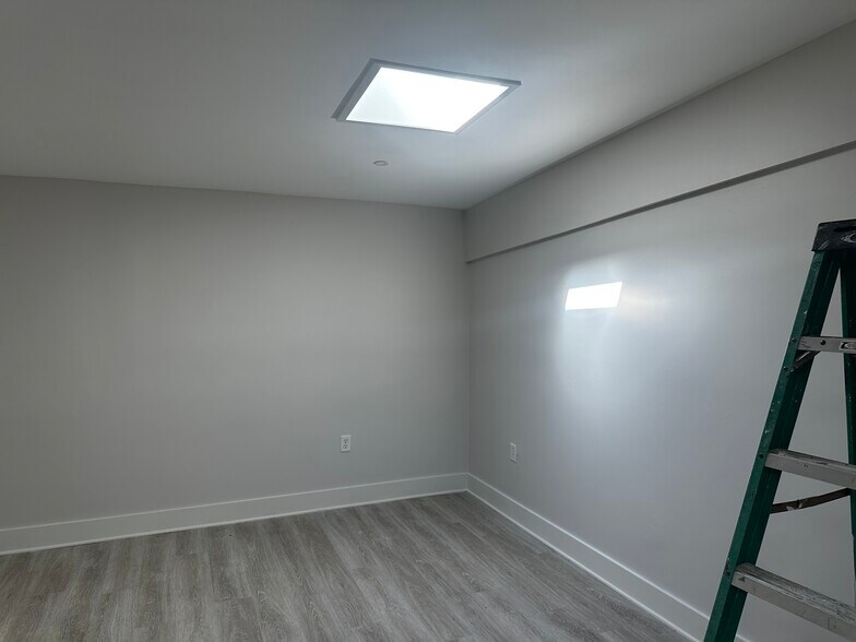 1233 Ben Sawyer Blvd, Mount Pleasant, SC à louer - Photo du bâtiment - Image 2 de 7