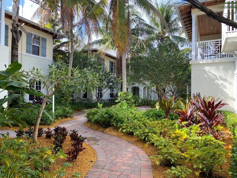 1245 S Military Trl, Deerfield Beach, FL à louer - Photo du bâtiment - Image 1 de 11