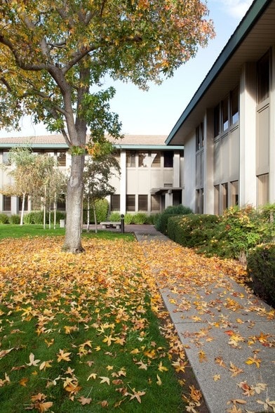 165-185 N Redwood Dr, San Rafael, CA for lease - Building Photo - Image 3 of 21