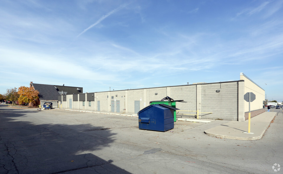 200 Centennial Pky, Hamilton, ON for lease - Building Photo - Image 2 of 4