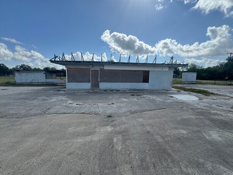 108 S 8th St, Skidmore, TX à vendre - Photo du bâtiment - Image 1 de 11