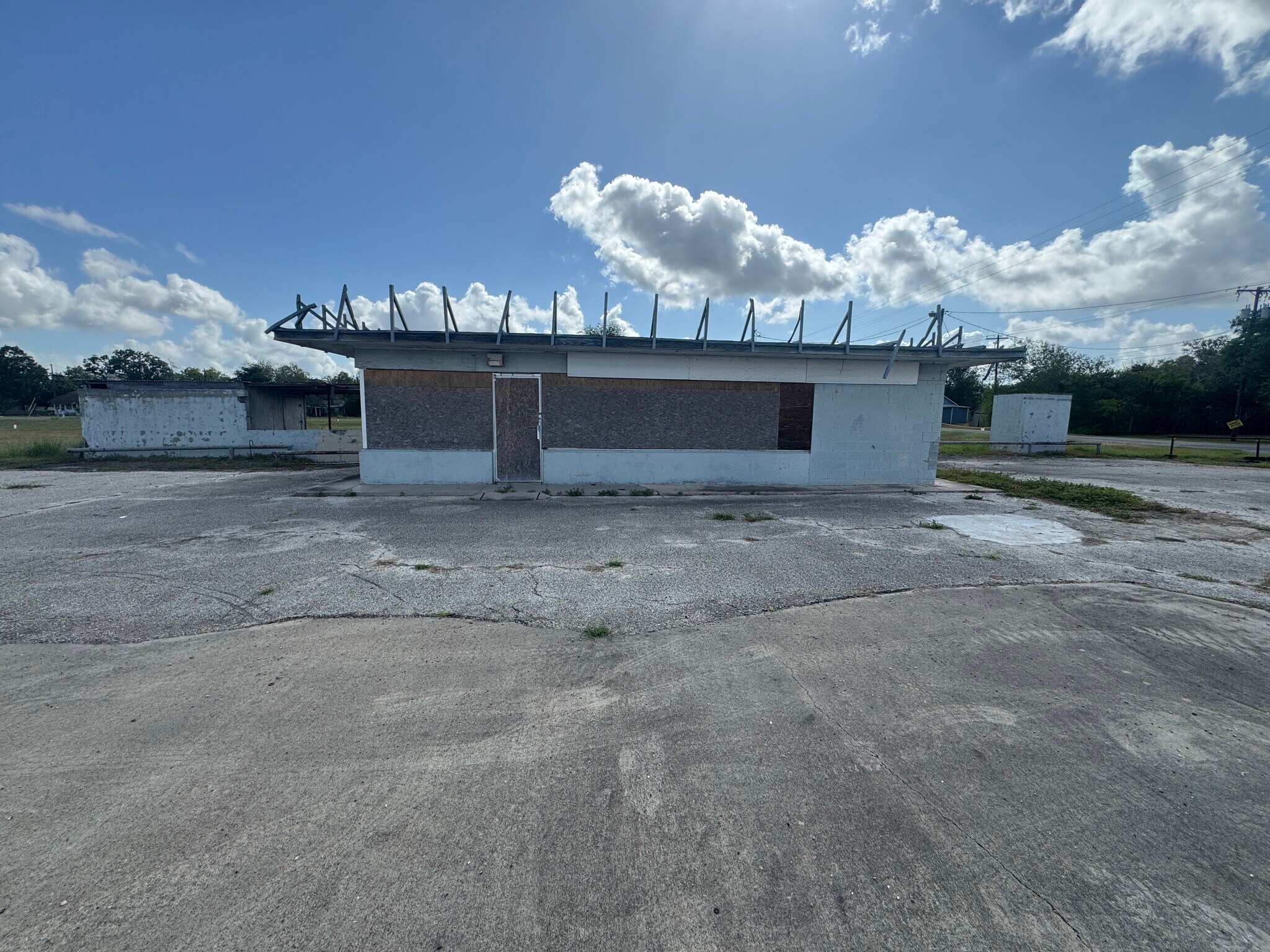 108 S 8th St, Skidmore, TX à vendre Photo du bâtiment- Image 1 de 12