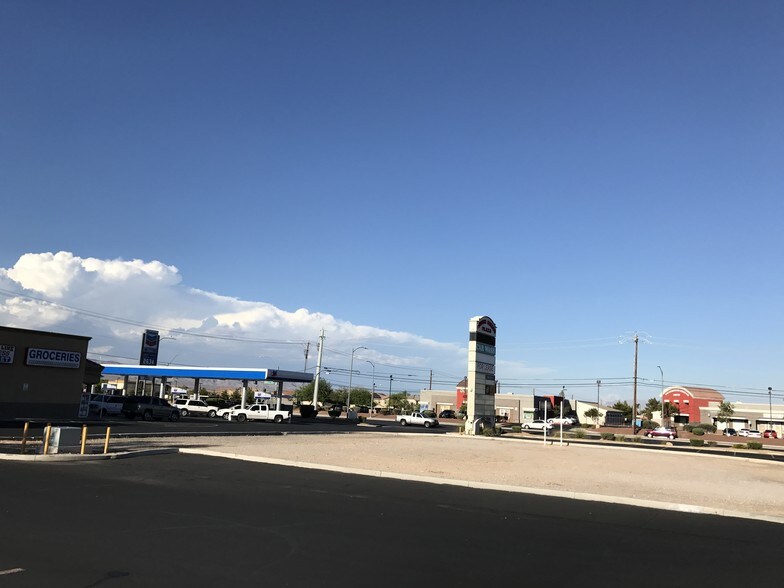 3915 N Martin Luther King Blvd, North Las Vegas, NV à louer - Photo du bâtiment - Image 3 de 4