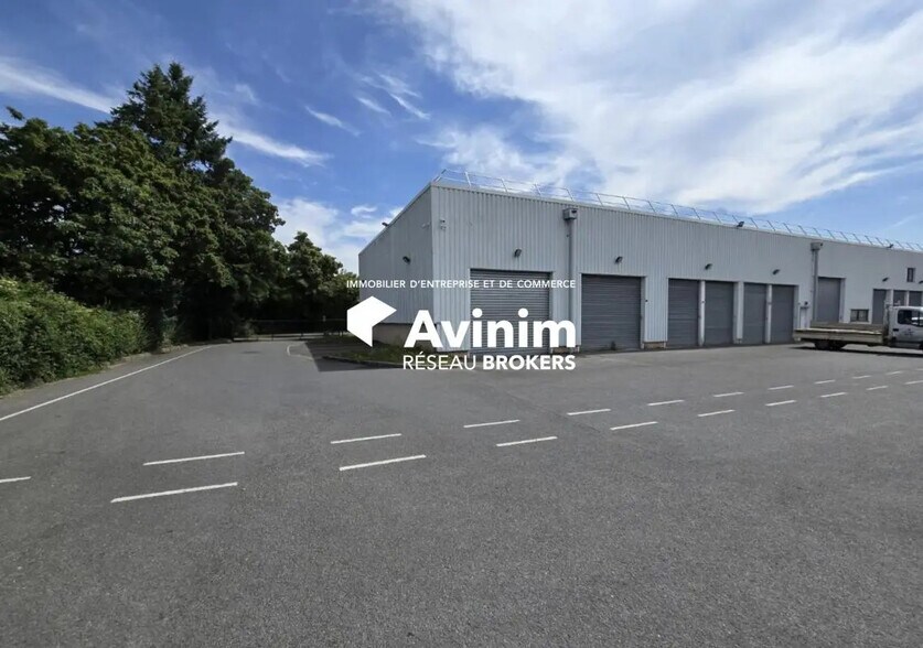 Industriel dans SAINT-OUEN-L'AUMONE à louer - Photo du bâtiment - Image 2 de 2