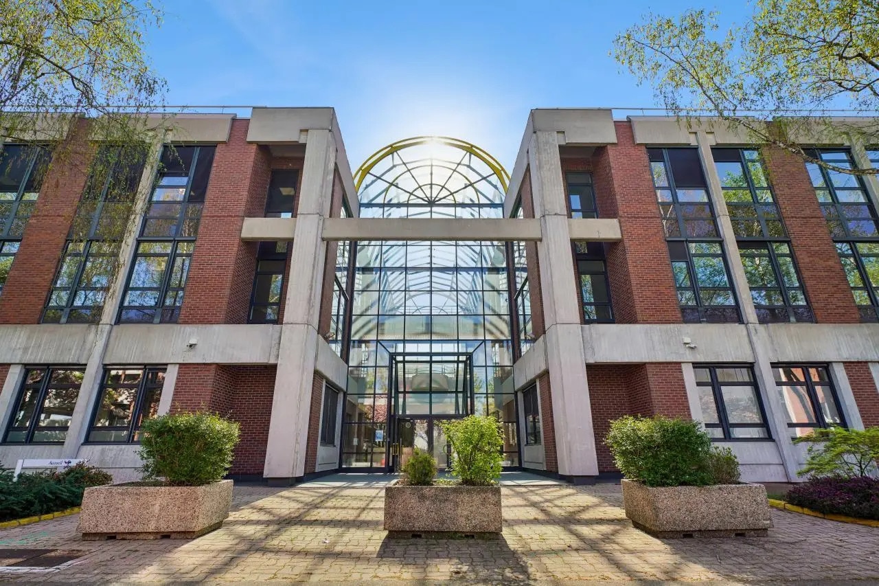 9-13 Avenue Du Lac, Évry-Courcouronnes for lease Building Photo- Image 1 of 15