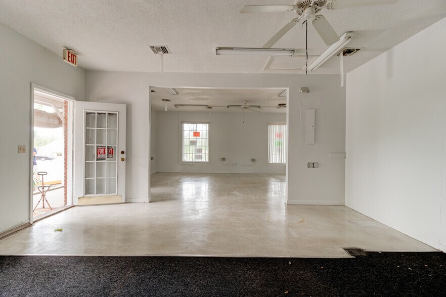 2820 Howland Blvd, Deltona, FL à louer - Photo intérieure - Image 2 de 12