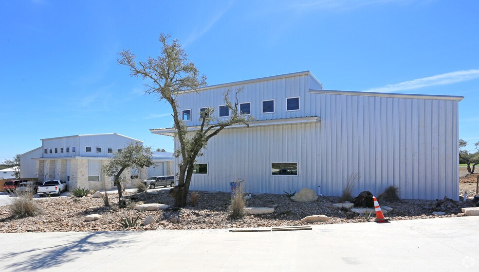 4955 Bell Springs Rd, Dripping Springs, TX à vendre - Photo du bâtiment - Image 2 de 16