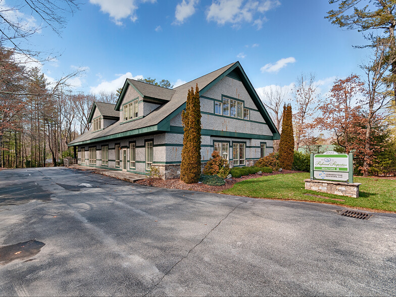 1075 Hendersonville Rd, Asheville, NC à vendre - Photo principale - Image 1 de 1