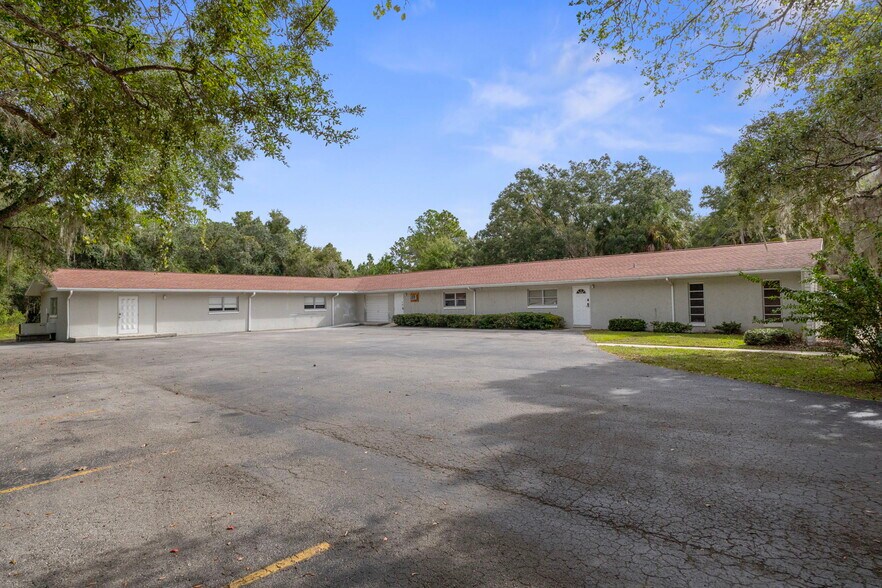 377 Highway 40 W, Inglis, FL à vendre - Photo du bâtiment - Image 1 de 100