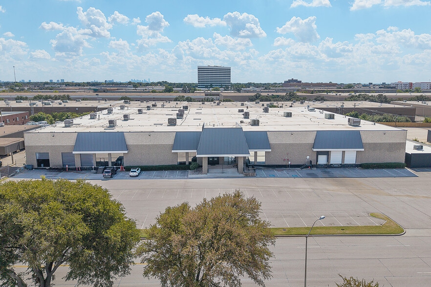 4450-4452 Alpha Rd, Farmers Branch, TX for lease - Building Photo - Image 2 of 7