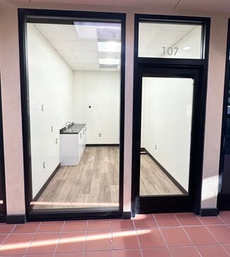 More details for 241 N Maclay Ave, San Fernando, CA - Retail for Lease