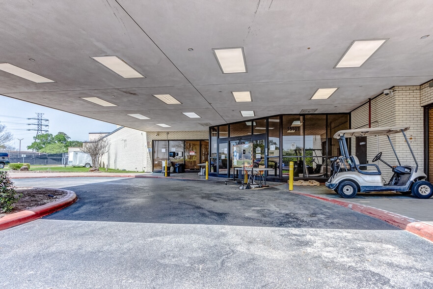15101 Interstate 10 E, Channelview, TX à louer - Photo du bâtiment - Image 2 de 10