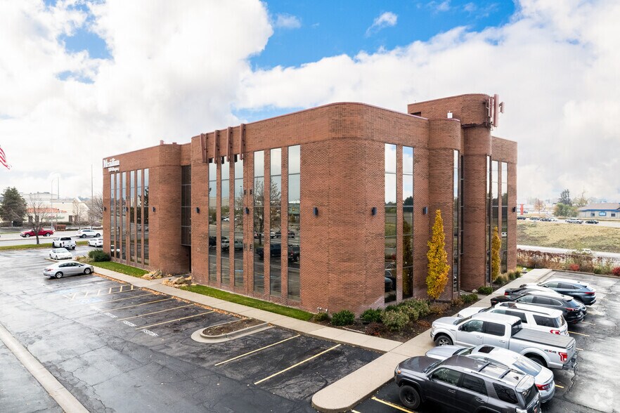 64 E Winchester St, Salt Lake City, UT à louer - Photo du bâtiment - Image 2 de 16