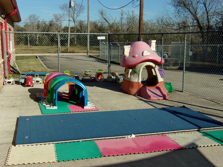 3705 Columbia Memorial Pky, League City, TX à vendre - Photo du bâtiment - Image 2 de 9