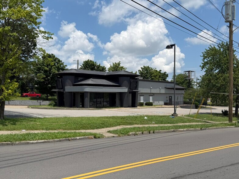 204 Largo Dr, Nashville, TN à louer - Photo du bâtiment - Image 2 de 8