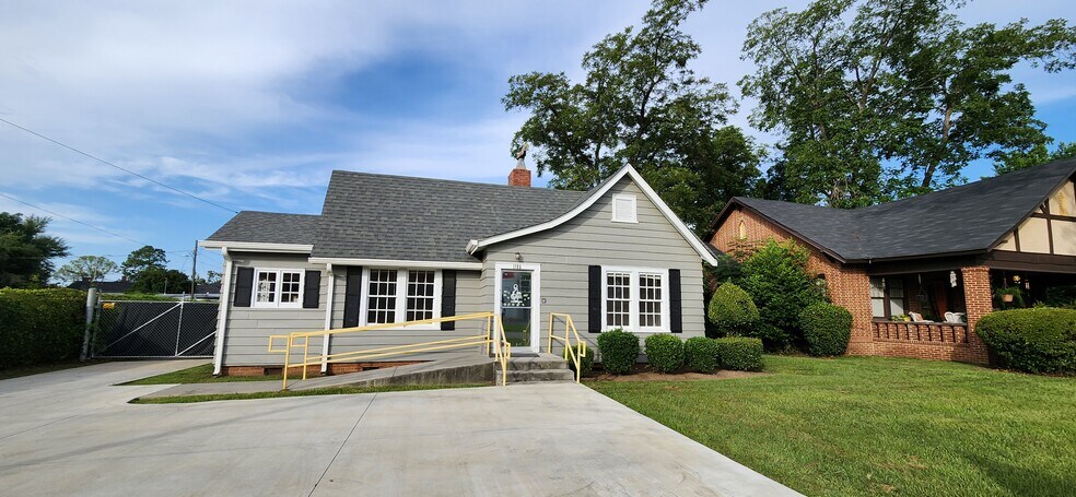 1106 Eager Dr, Albany, GA à louer - Photo du bâtiment - Image 2 de 8