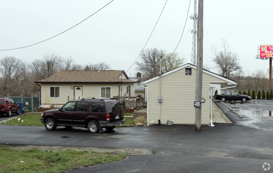 379 W US Highway 30, Valparaiso, IN à vendre - Photo du bâtiment - Image 2 de 3