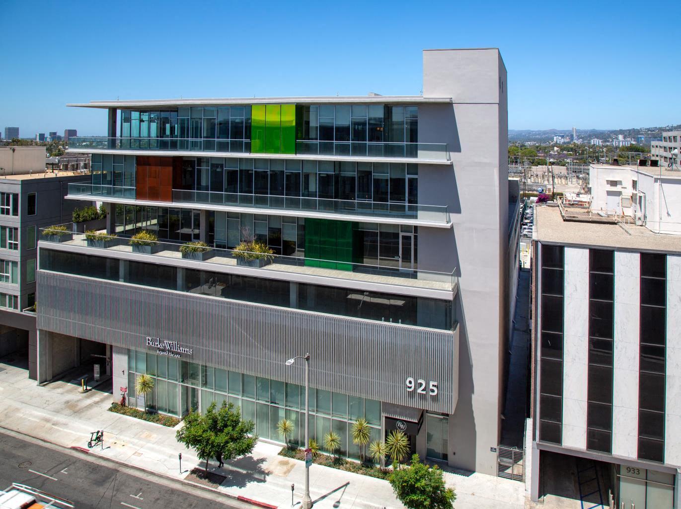 925 N La Brea Ave, Los Angeles, CA à louer Photo du bâtiment- Image 1 de 20
