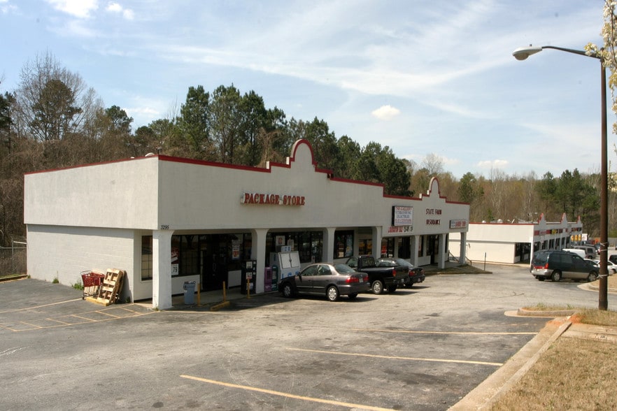 3295 Snapfinger Rd, Lithonia, GA à louer - Photo du bâtiment - Image 2 de 9
