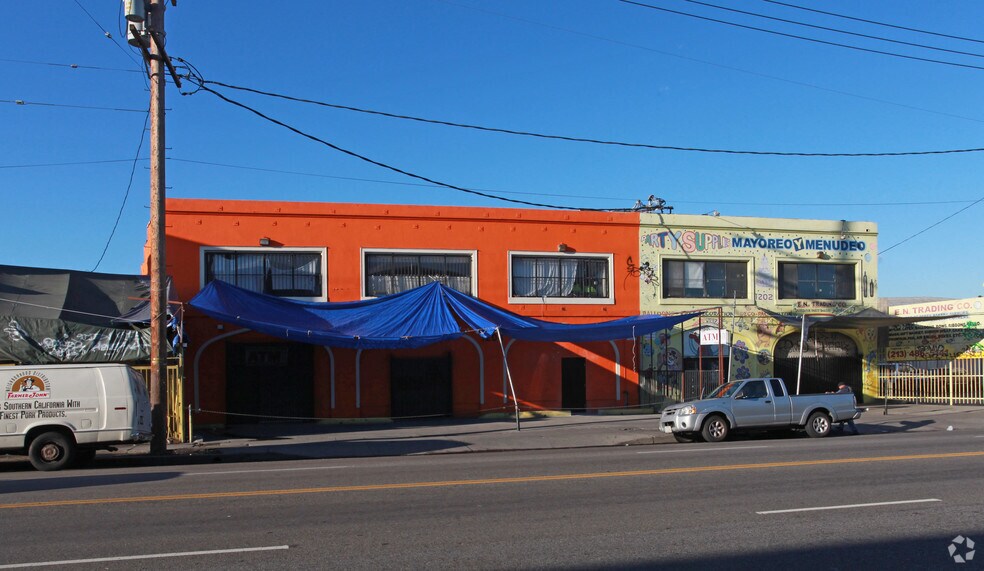 1200-1202 E Olympic Blvd, Los Angeles, CA à vendre - Photo du bâtiment - Image 2 de 4