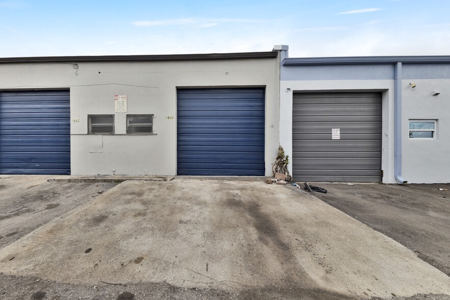 1840-1862 NW 29th St, Oakland Park, FL for lease - Building Photo - Image 2 of 11