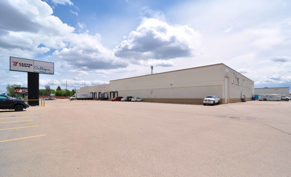 14225 Yellowhead Trl, Edmonton, AB for sale - Building Photo - Image 1 of 1
