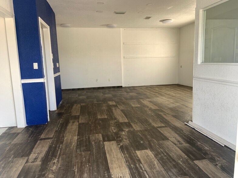 4081 S Access Rd, Englewood, FL à louer - Hall d’entrée - Image 2 de 6