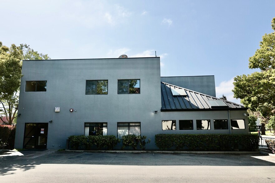 1133 Auburn St, Fremont, CA à louer - Photo du bâtiment - Image 3 de 4