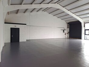 Valley Way, Market Harborough for lease Interior Photo- Image 2 of 7