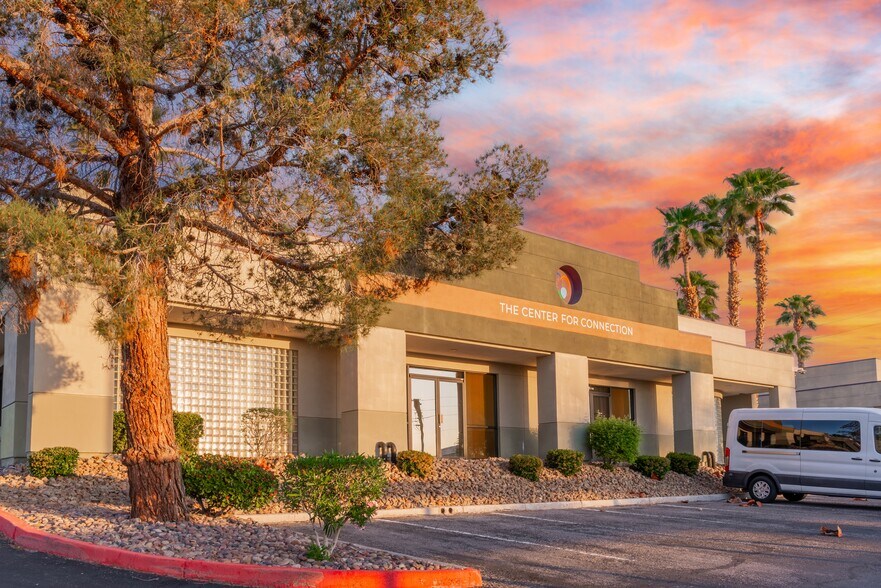 2685 S Rainbow Blvd, Las Vegas, NV à vendre - Photo du bâtiment - Image 3 de 4
