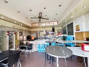Retail in Cornellà de Llobregat, Barcelona for lease Interior Photo- Image 2 of 15