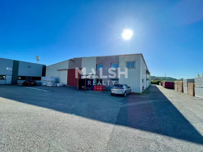 Industrial in Brignais for lease Building Photo- Image 1 of 10