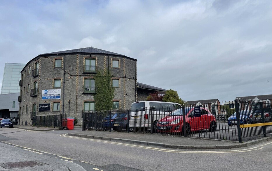 Kingsway, Newport for sale - Building Photo - Image 1 of 13