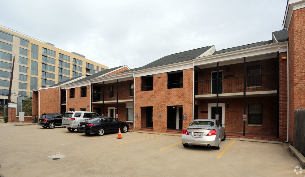 8311 Wisconsin Ave, Bethesda, MD for sale - Building Photo - Image 3 of 9