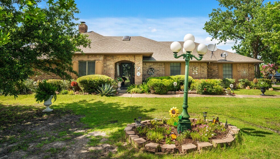 5792 FM 6, Josephine, TX à vendre - Photo principale - Image 1 de 36