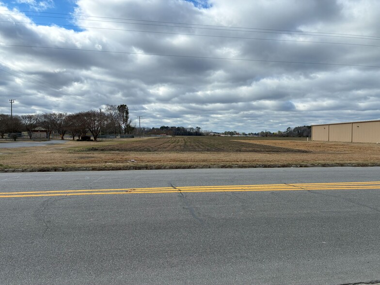 000 Main Street, Robersonville, NC for sale - Building Photo - Image 2 of 5