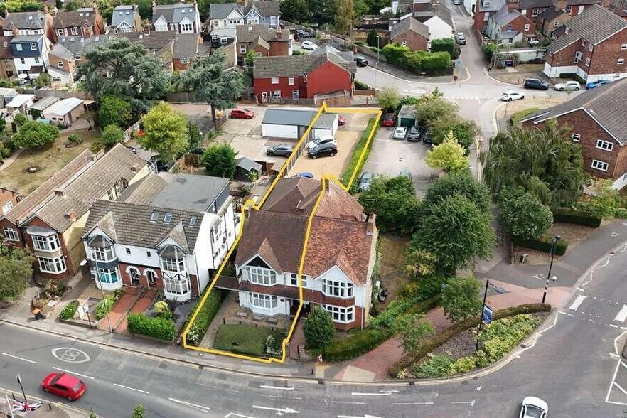 28-30 Hockliffe St, Leighton Buzzard à louer - Photo du bâtiment - Image 3 de 7