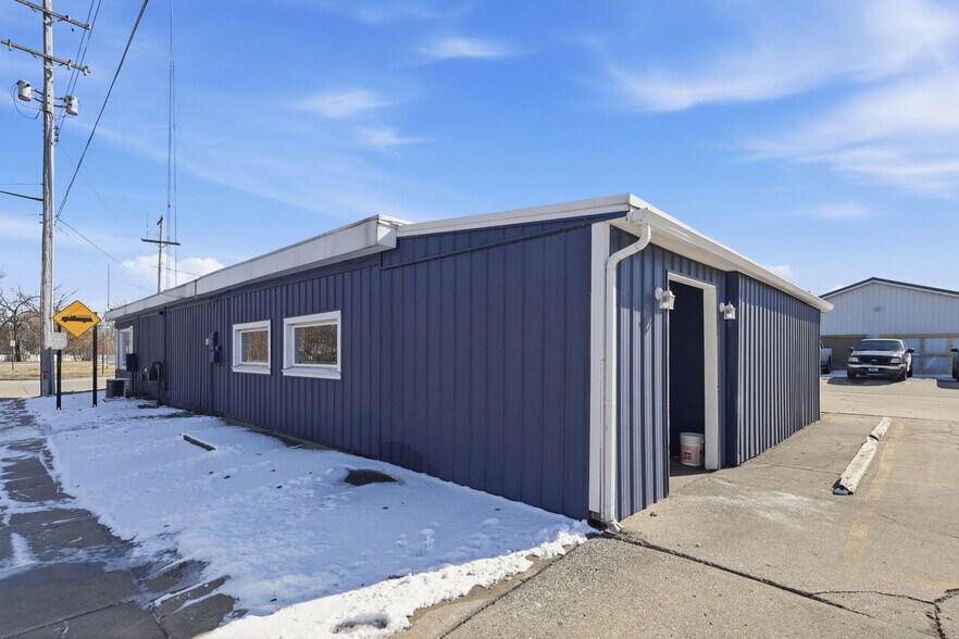 228 N Jefferson St, Hastings, MI à vendre - Photo du bâtiment - Image 3 de 31