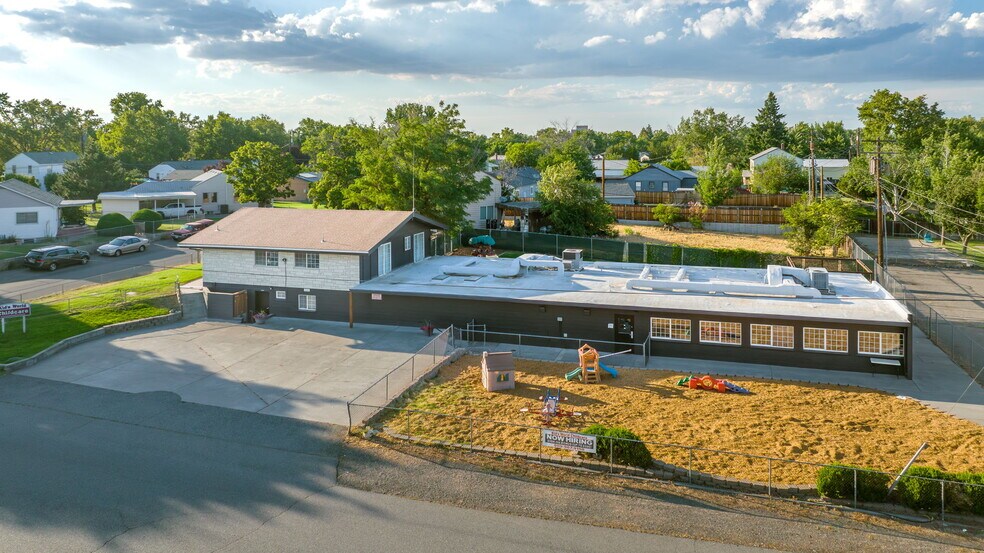 814 Comstock St, Richland, WA à vendre - Photo du bâtiment - Image 2 de 29