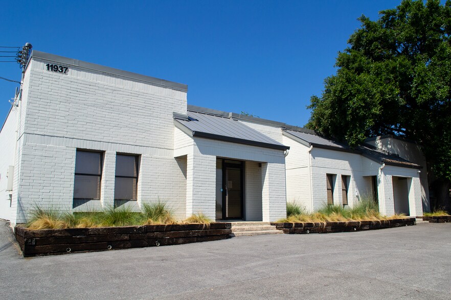 11937 Jones Maltsberger Rd, San Antonio, TX à louer - Photo du bâtiment - Image 1 de 6