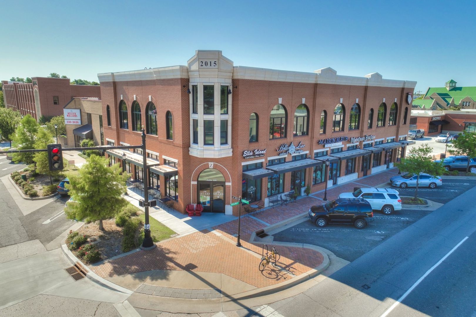 130 N Broadway, Edmond, OK à louer Photo du bâtiment- Image 1 de 35