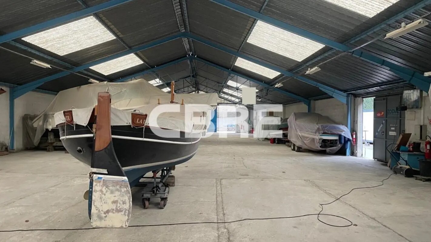 Flex in Nice for lease Interior Photo- Image 1 of 13